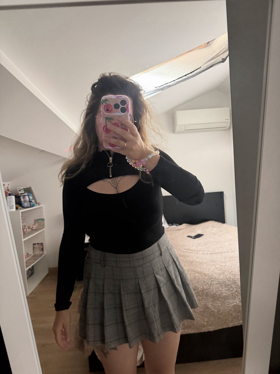 itsenoraoff's tweet photo. Si je te demande de me prendre par derrière ce soir, tu le ferais ?? https://t.co/DMMOsxHFsX