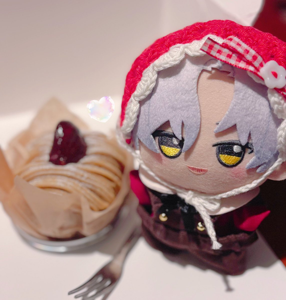 mayama377's tweet photo. いっぱいの情報嬉しいからケーキ食べちゃおっか🍰✨ https://t.co/BIlESdDbZ6