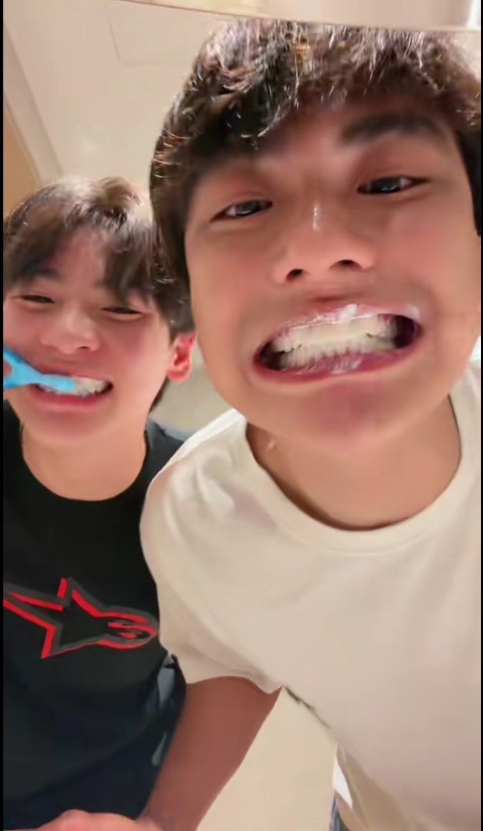 _ohming's tweet photo. LUCUUUUUU BANGETTT LUCUUUU BANGETTT LUCUUUU BANGETT AAAAAAAAAAA, SEMUA ORG HARUS TAUUU OHMING SELUCUUU INIIIIIIII. BANGUN LU SEMUAAAA😭😭😭😭😭#ohming https://t.co/jPJXgkJbiX