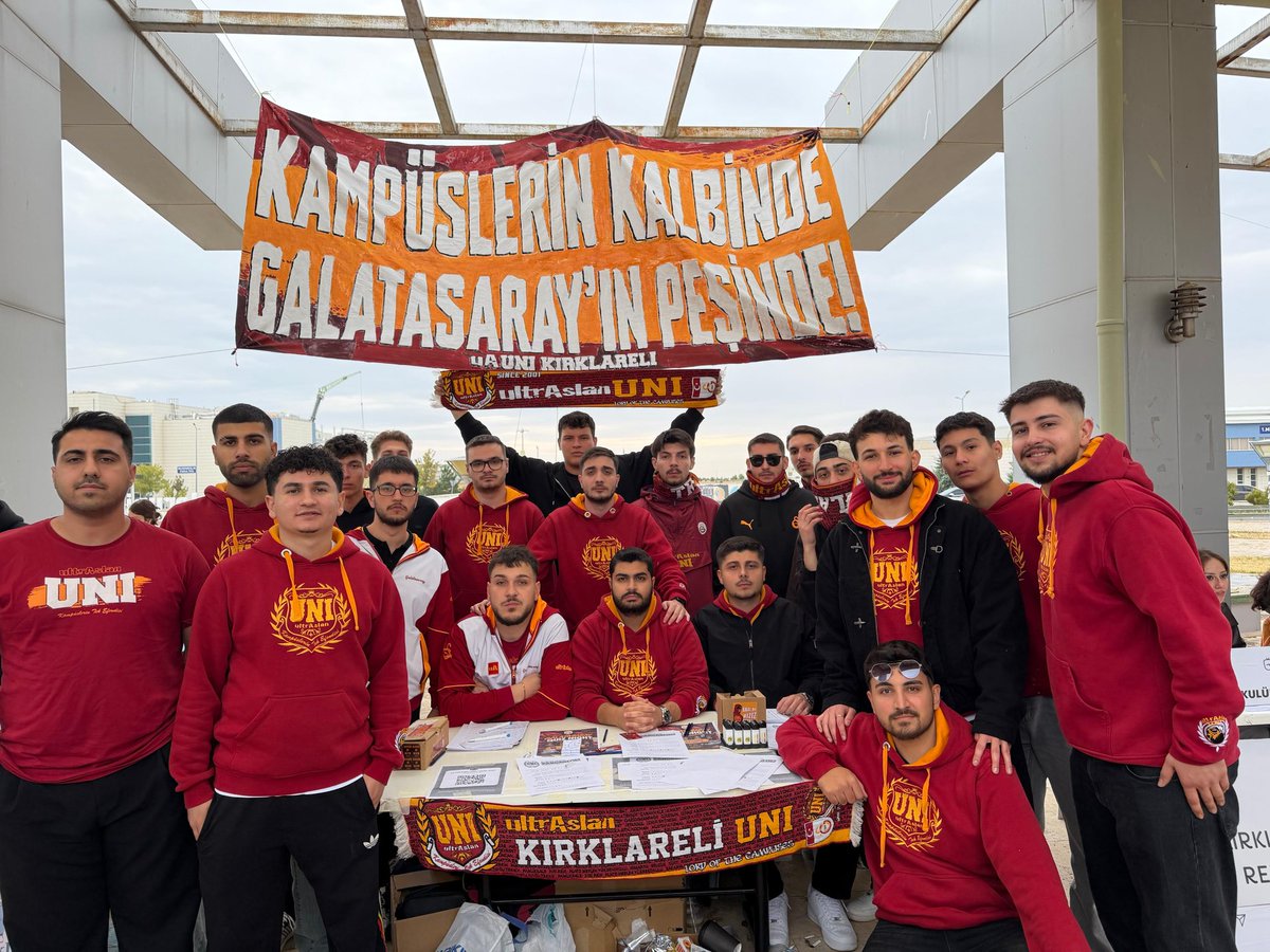 ultrAslanUNI's tweet photo. STANT GÜNLÜKLERİ | “Kampüslerin Kalbinde Galatasaray’ın Peşinde!” mottosuyla yola çıkan temsilciliklerimiz, stant çalışmalarına tüm hızıyla devam ediyor. #ultrAslanUNI https://t.co/BDze1oKHNC