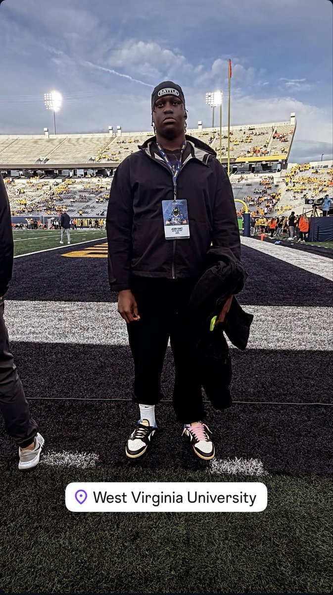 BunceJJ11's tweet photo. Thank you Morgantown for a great time really enjoyed the atmosphere !!!!!! #HailWVU #takemehome #WVU #WVUfootball #Mountianeers @ChanceTrickett @youareathlete @TheUCReport @RivalsHS @TArlesic12 @WVUfootball https://t.co/HfGQOgYLZh
