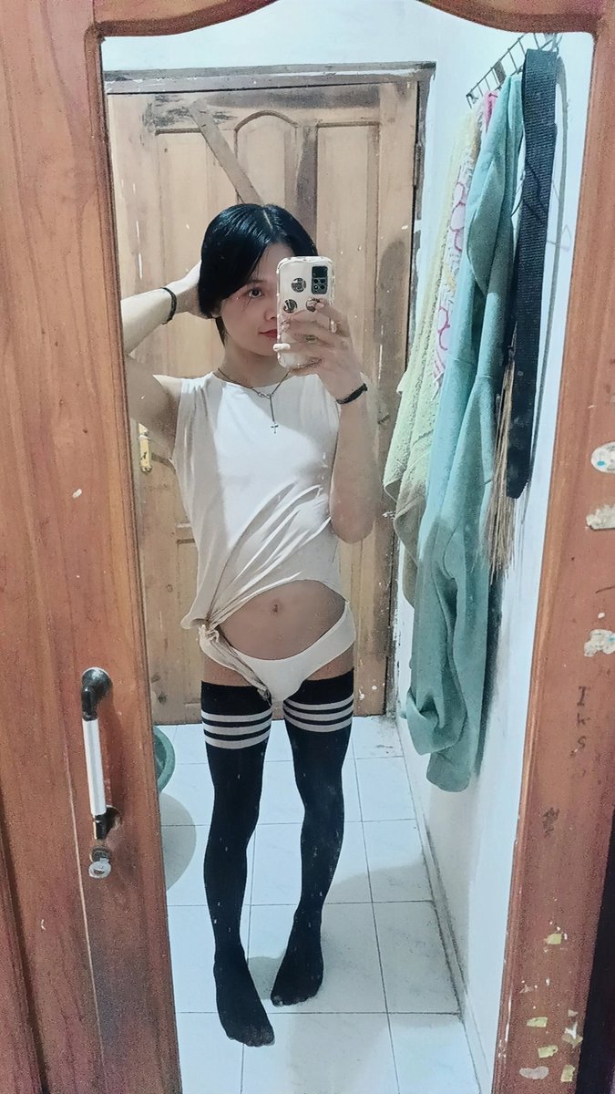 rheaera3 tweet picture