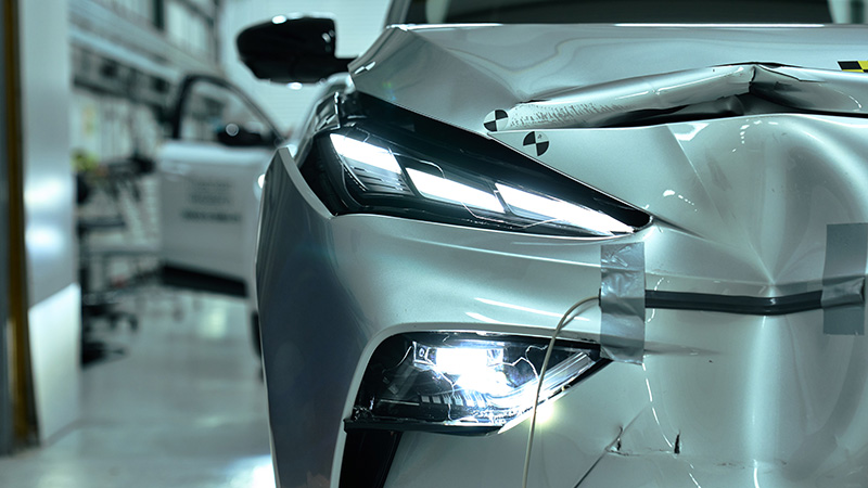 CollisionWeek's tweet photo. Global Insurer Research Centers Call for Repairability by Design as Thatcham Data Shows Automakers Responding https://t.co/Gb8m6I6cbO https://t.co/vJJnTug551