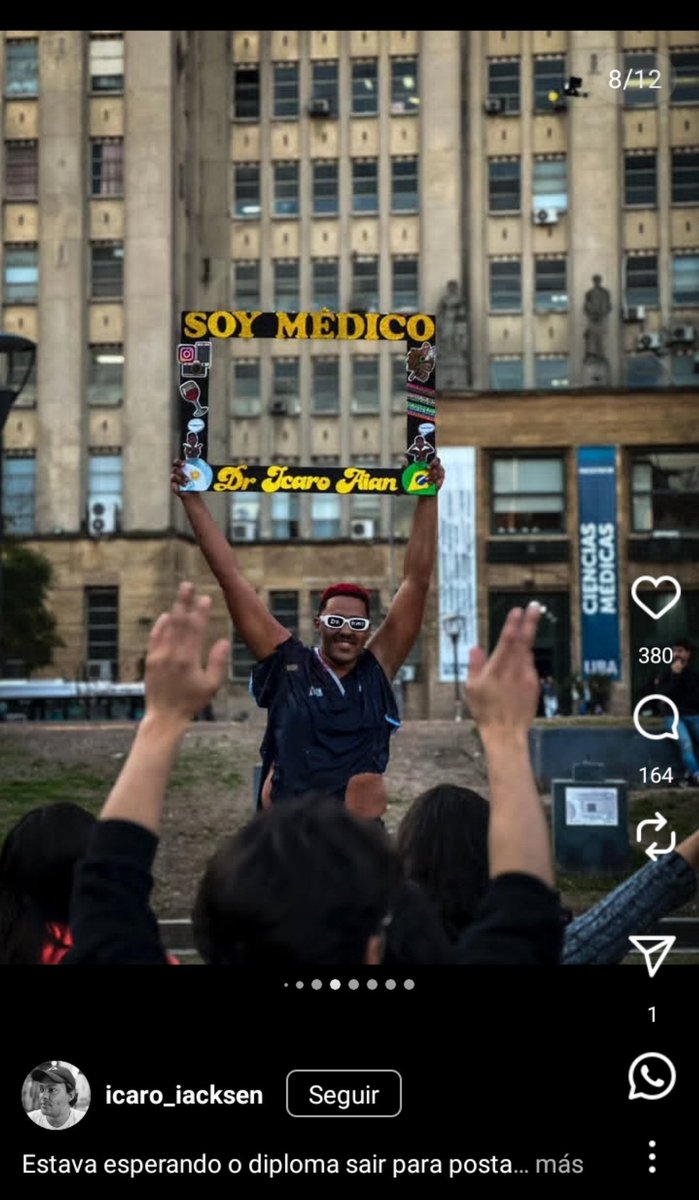 salvadorberch's tweet photo. El edificio de atrás se cae a pedazos mientras Argentina invierte parte de su PBI para que estudiantes bresileros estudien grátis. Luego se van sin ningún tipo de retribución. Somos un chiste. https://t.co/4XxRs77L6E