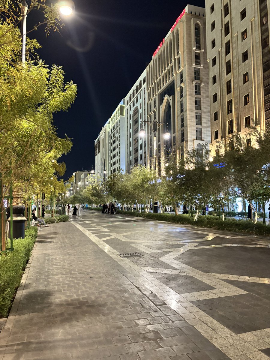 itsSlmlm's tweet photo. شوارع المدينة مريحه وهاديه وجميله اوي اوي 
عايزه اعيش هناك https://t.co/YyxgrMq1jA