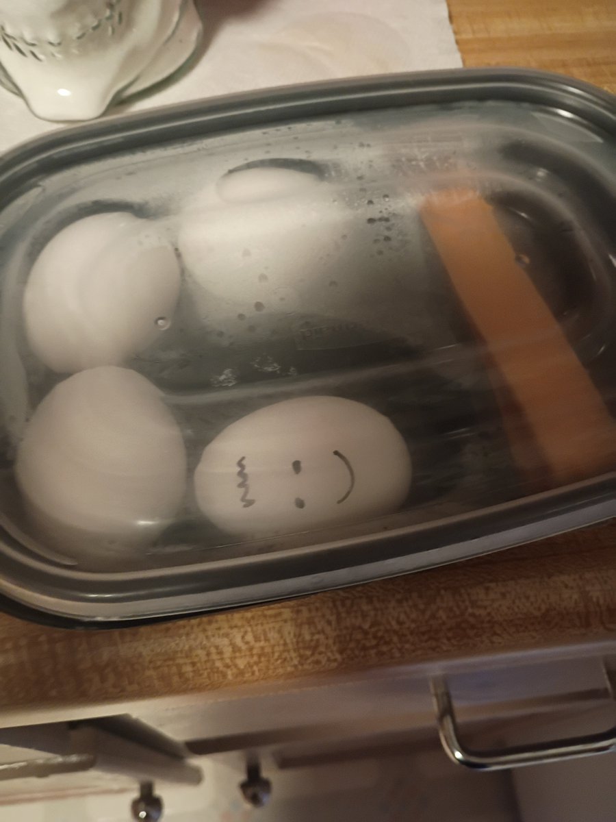so4ngel__'s tweet photo. @nb1strikerRin @xihuadolli sounds like SOMEBODY needs a happy egg https://t.co/3KaK4pYFY2