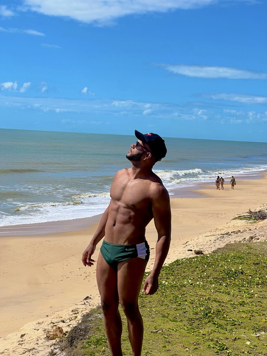 Toaquiagora30's tweet photo. Beach! https://t.co/nzlBJRXllN