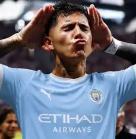 WoundedProphet's tweet photo. @United_Robsy @JayRiff89 @B0redBen @tom_harrison95 Not reading all that broski 1-0 hold🥹 https://t.co/088IUMAOKH
