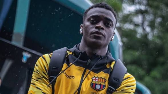 karolinadavilac's tweet photo. El CASO RANGEL fue solucionado hoy, así lo mencionó el presidente de #BarcelonSC Miguel Montalvo. La deuda fue cancelada a Técnico Universitario, y el jugador no será suspendido. https://t.co/4n1ap2LmOm