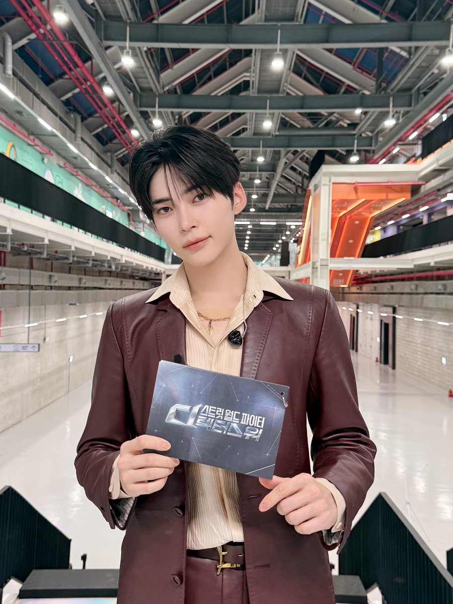 ZB1_official's tweet photo. 260929
Mnet, tvN <스트릿 월드 파이터 : 디렉터스 워>

#ZEROBASEONE #ZB1 #제로베이스원 
#SUNGHANBIN #성한빈 https://t.co/1H2rO91Thm