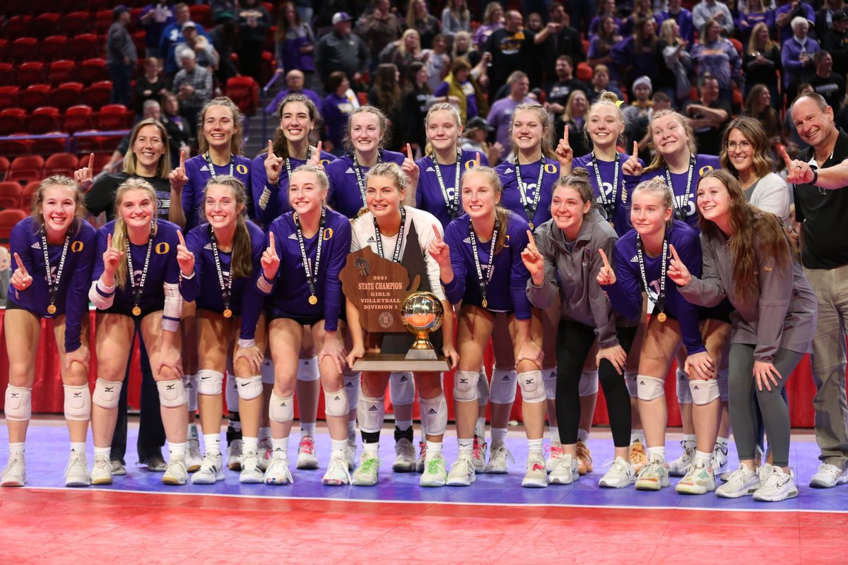 oconschools's tweet photo. We are honored to induct Michelle Bruss into the OHS Athletic Hall of Fame! ππ Bruss coached Girls Volleyball at OHS from 2007-2023. Under her direction, the Varsity Girls Volleyball team were the State Volleyball Champions in 2021! π¦ #OconPride #OconDriven #Oconomowoc https://t.co/CzsRynIx7H