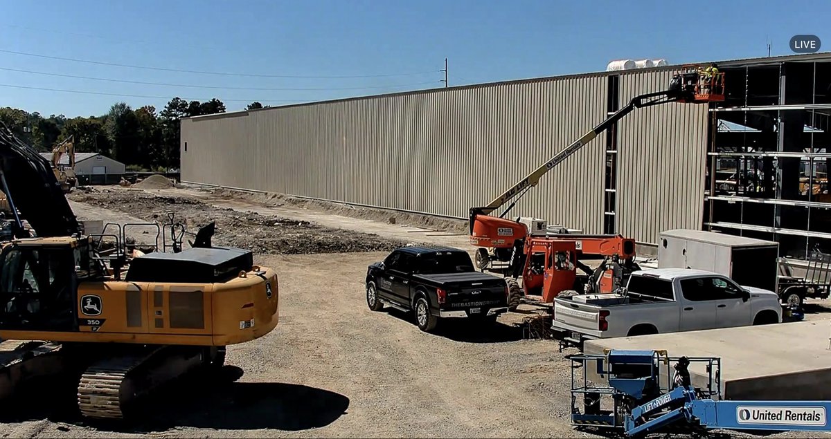 michelamar3's tweet photo. The building shell at our Alabama AI data center campus is nearing completion. Proud of the team turning our vision into reality, one milestone at a time. 🏗️ $DGXX https://t.co/WLcALZxCuk