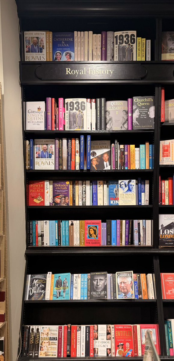 redelitist's tweet photo. Hatchards have refused to prominently advertise or display Swan Song by Earl Spencer, out of respect for His Majesty The King. 

They have held a royal warrant to supply books to the Royal Family since their establishment in 1797. https://t.co/KYAX9uJ5c8