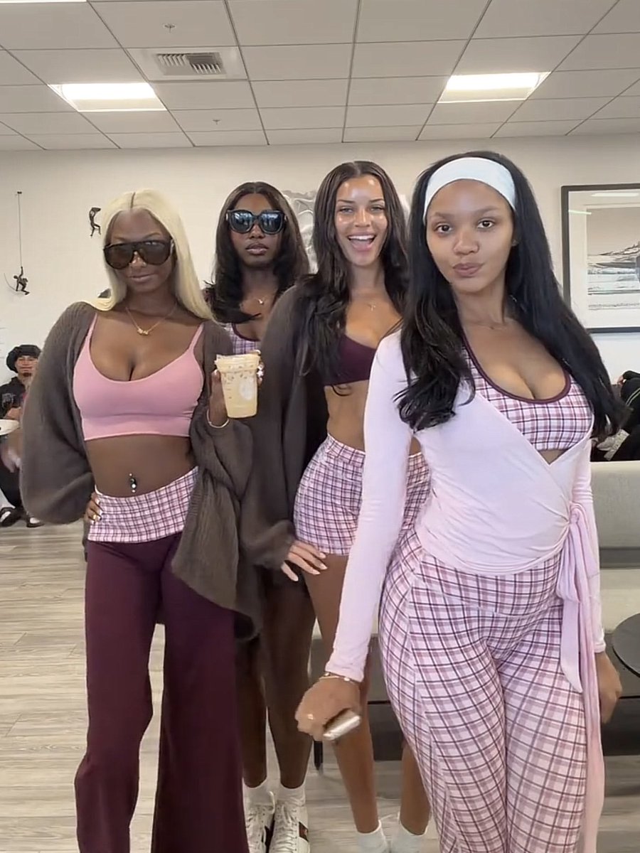 AniyaCore's tweet photo. ANIYA AND HER GIRLS ARE OUTTT https://t.co/K1pdkWTrYW