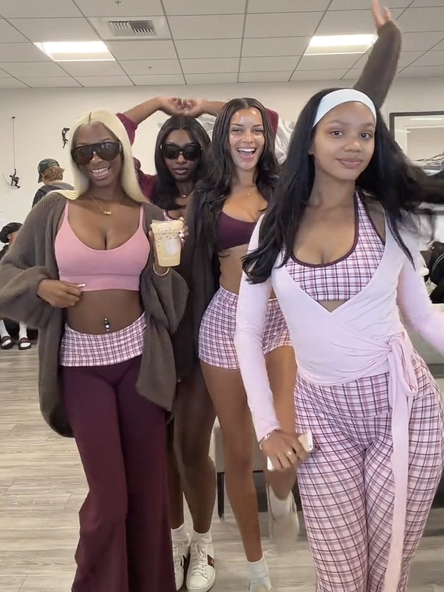 AniyaCore's tweet photo. ANIYA AND HER GIRLS ARE OUTTT https://t.co/K1pdkWTrYW