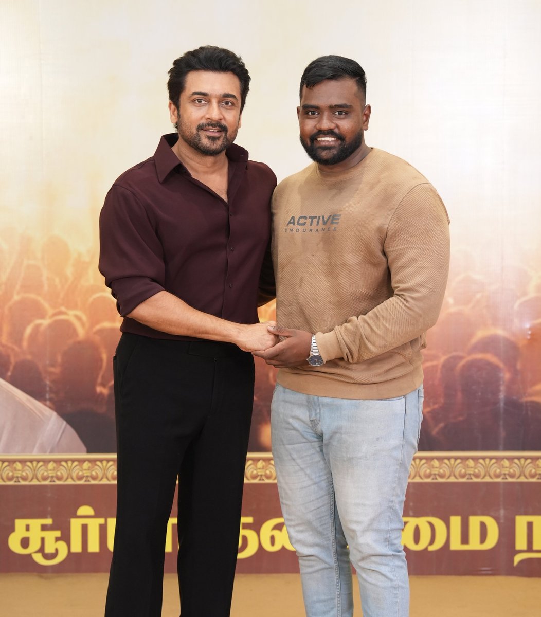 m_haraan1's tweet photo. Finally the moment, an anbaana fan with THEONE @Suriya_offl 🥹❤️.!One of the best ever moment in my lifetime.!🫂😭❤️!

#Scene #Suriya #TheONE https://t.co/0Frk0zvbQb