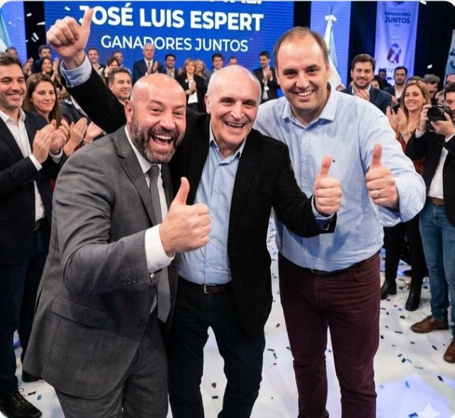 KeyserSoze24070's tweet photo. @ArrepentidosLLA Hay que sumar a Cerimedo, Mauricio Novelli (libra), los hemanitos Kovalivker (suizo-Arg), María Belén Agudiez (robo de carne quinta de Olivos), PAMI, ANSES, todo curro y choreo donde toques y el número uno el ministro de economia Toto Caputo https://t.co/X5SWcpJcEg