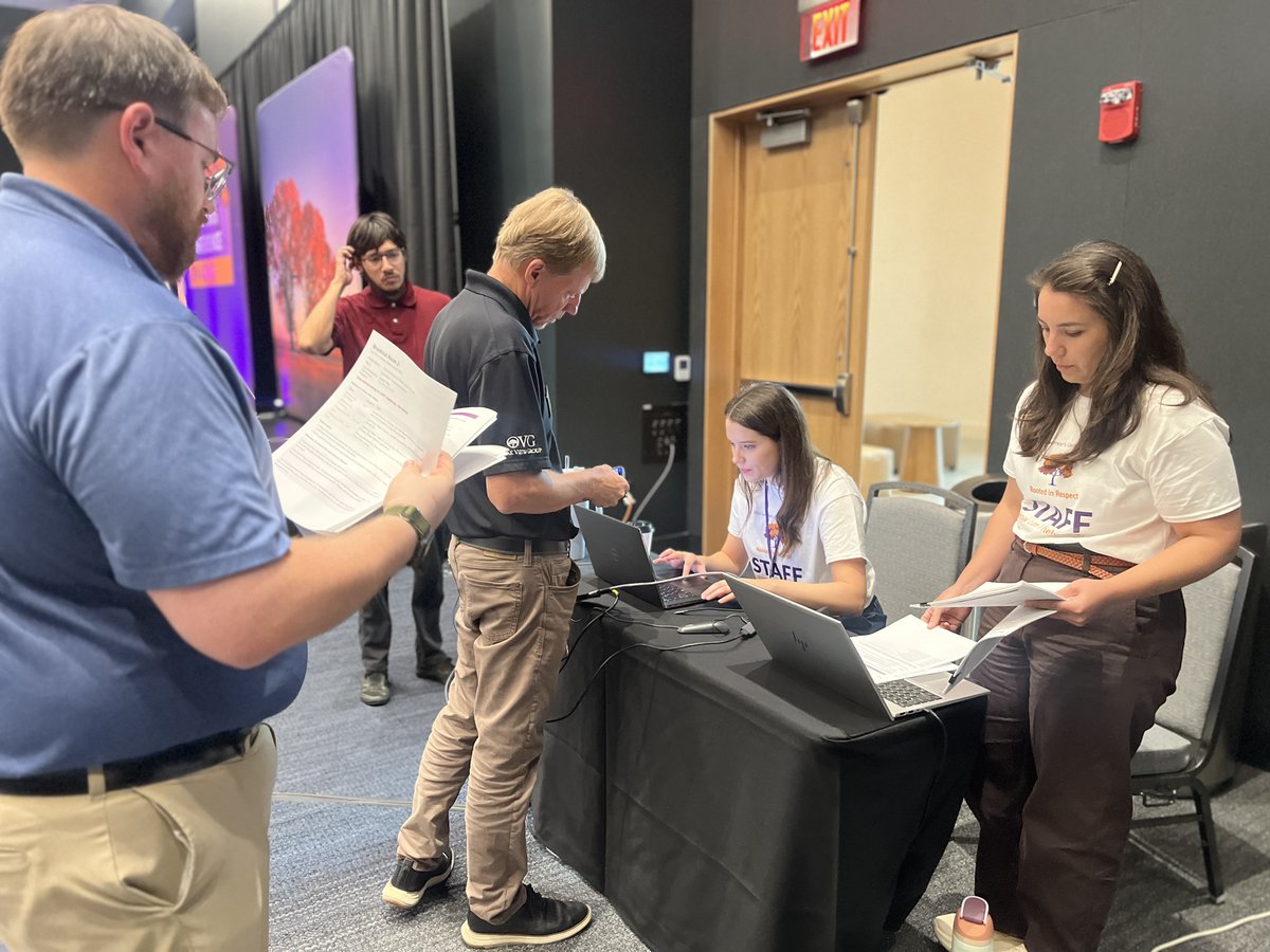 KHIorg's tweet photo. Come see us at the 2026 Kansas Governor's Conference on Aging, in Lawrence, today and tomorrow!
#AgingWell #AgeFriendlyKansas #PublicHealth #KansasConference #HealthyAging #Caregiving #KSAgingConference26 #KansasAgingConference26 https://t.co/bA6ihSlzqb