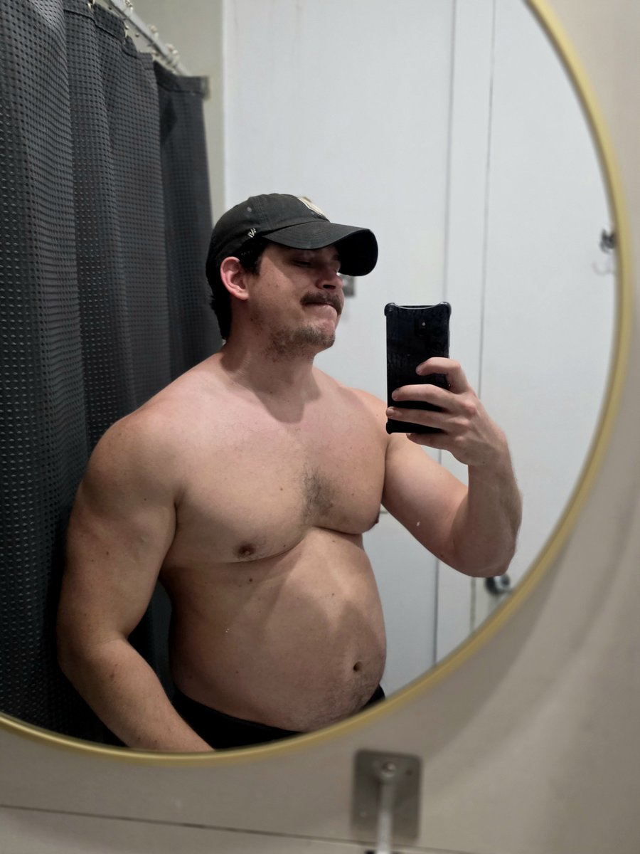 NYCBigBoyy's tweet photo. Dad bod: ✅ https://t.co/masIz0fTLA