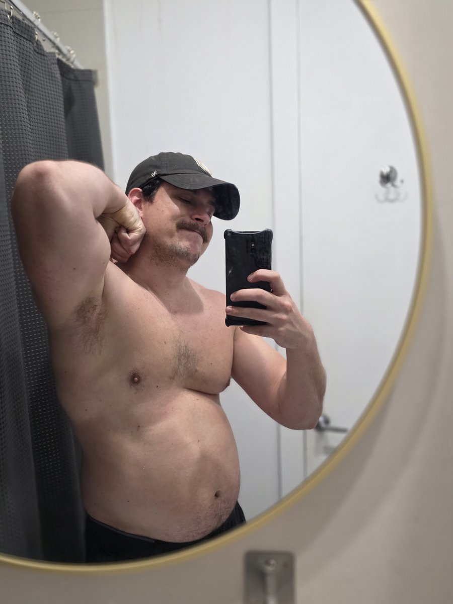 NYCBigBoyy's tweet photo. Dad bod: ✅ https://t.co/masIz0fTLA