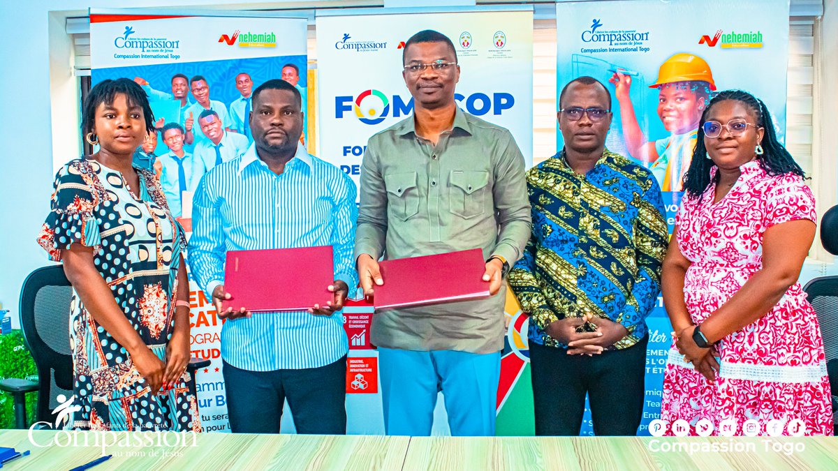 CompassionTg's tweet photo. ESSIG affiche la volonté de mettre son expertise au service des jeunes de Compassion Togo. Le directeur national de CITG a salué la volonté des dirigeants de l'ESSIG d'accompagner la vision de Compassion d'assurer une formation de qualité aux jeunes du programmes. https://t.co/HcSaKsjJIr