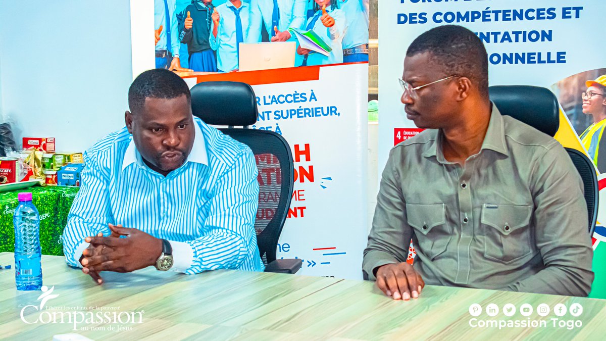 CompassionTg's tweet photo. ESSIG affiche la volonté de mettre son expertise au service des jeunes de Compassion Togo. Le directeur national de CITG a salué la volonté des dirigeants de l'ESSIG d'accompagner la vision de Compassion d'assurer une formation de qualité aux jeunes du programmes. https://t.co/HcSaKsjJIr