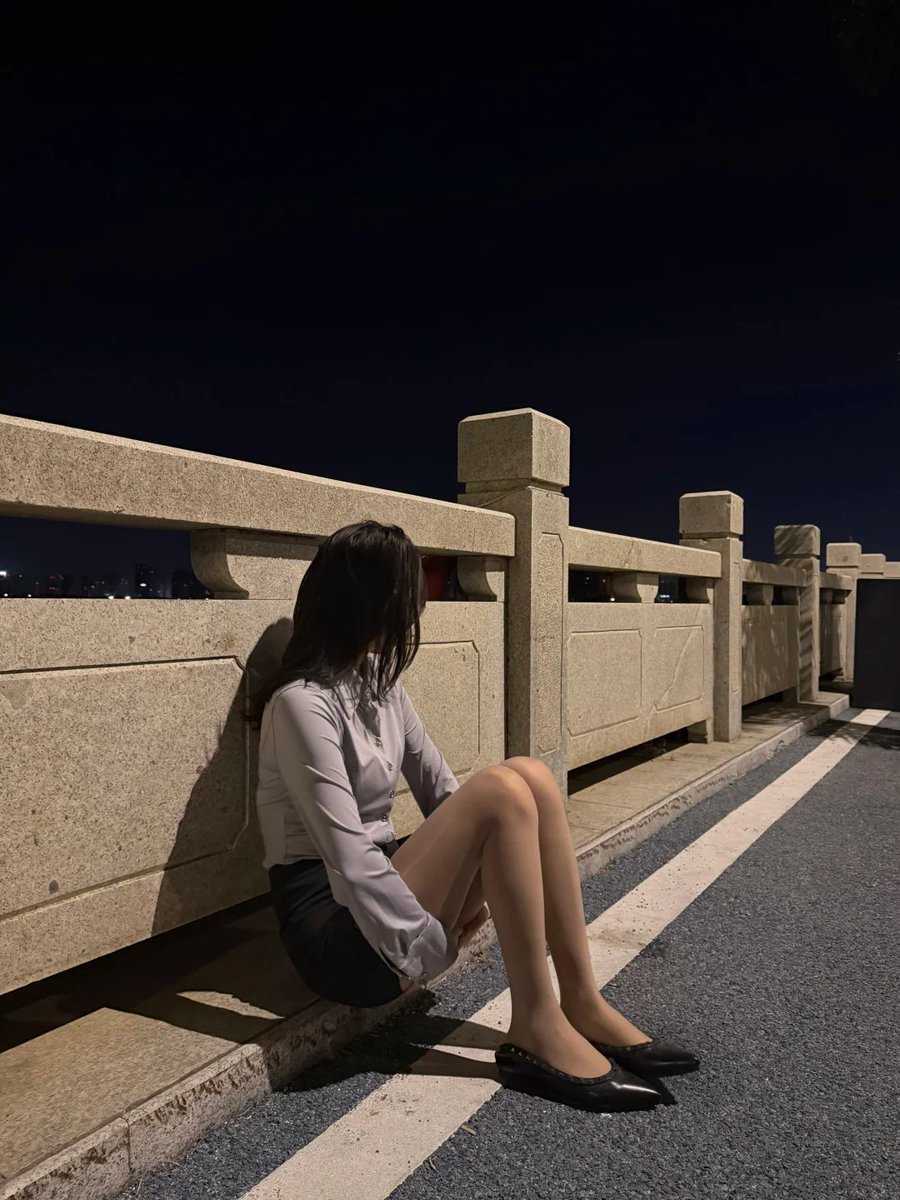 Milas791681's tweet photo. 老公说我闪购几套衣服都要将就着穿着都要出来拍照 https://t.co/hgJ7hRcp0s