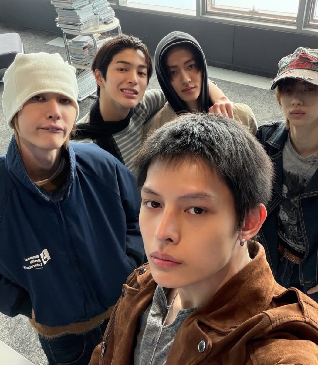 cortisrecords's tweet photo. cortis as #cortis members - a thread 🪡 https://t.co/sBbSHMpFsN