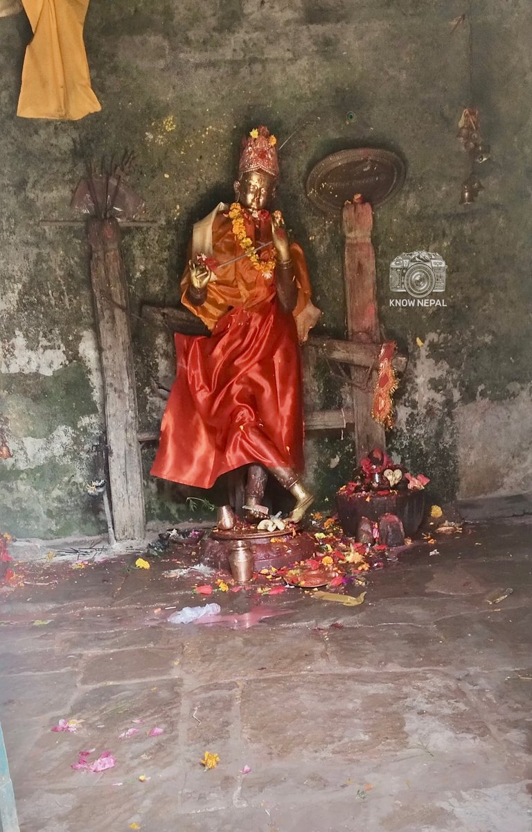 SangamNepal77's tweet photo. "ऐतिहासिक मकवानपुरगढीको काखमा विराजमान श्री वंशगोपाल (भगवान् श्रीकृष्ण)!"
शताब्दीऔँ पुरानो इतिहास, सेनकालीन कला र धार्मिक आस्थाको सङ्गम! मकवानपुरगढी जाँदा दर्शन गर्न नछुटाउनुहोला। जय श्री कृष्ण! 🙏❤️
#MakwanpurGadhi #BangsaGopal #NepalHeritage #HiddenGemNepal #KnowNepal https://t.co/fcQs2g8Mex