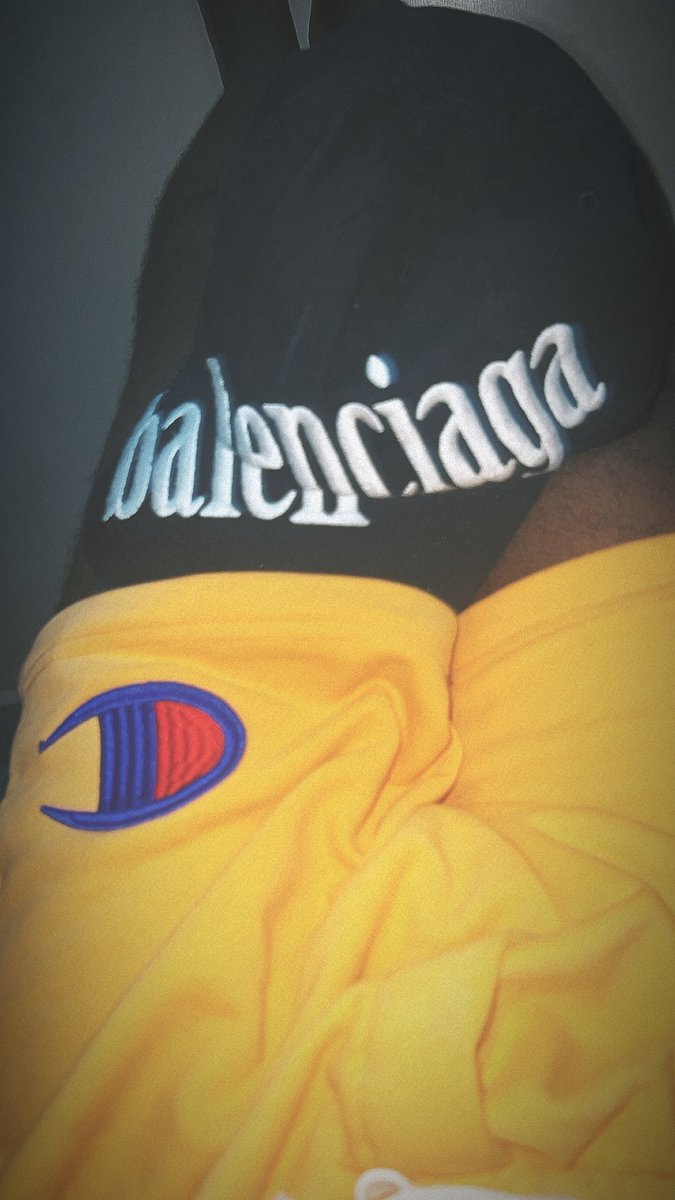 ability84151's tweet photo. #balenciaga ✌️ https://t.co/rauhtbF6R0