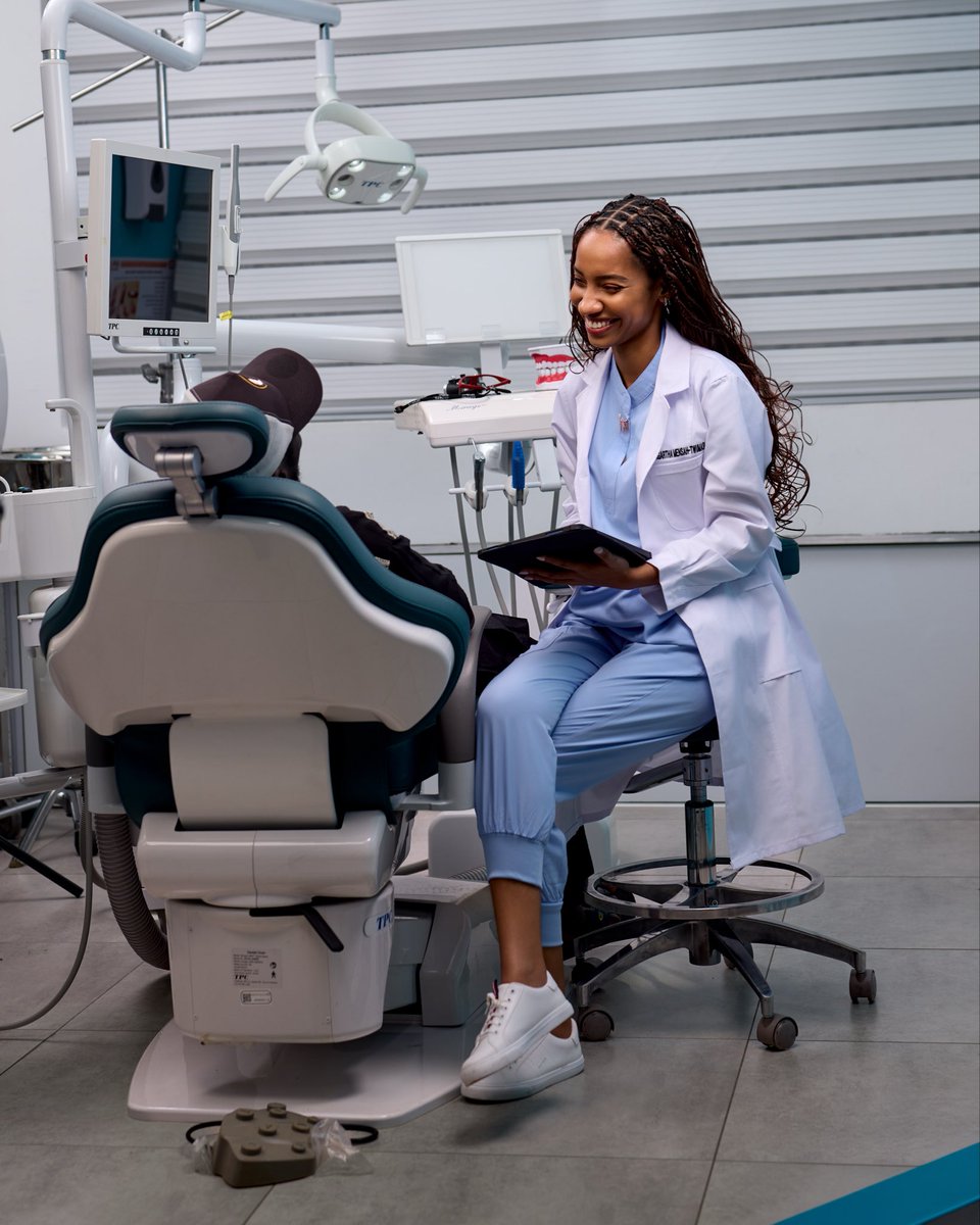gartha_a's tweet photo. It's official: I'm now a DENTIST! 🦷🎓🥳

Years of hard and God carried me all the way. Thank you to everyone who prayed for me and cheered me on. ❤️

Dr. Agartha Mensah-Twumasi, ready to serve you 🫡✨😁 https://t.co/IXgMB3qC5L