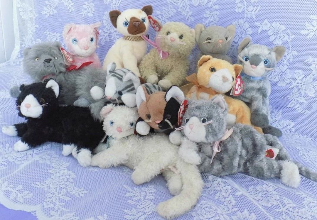 judeykat's tweet photo. pile of cats https://t.co/yzwqtZz5Sy