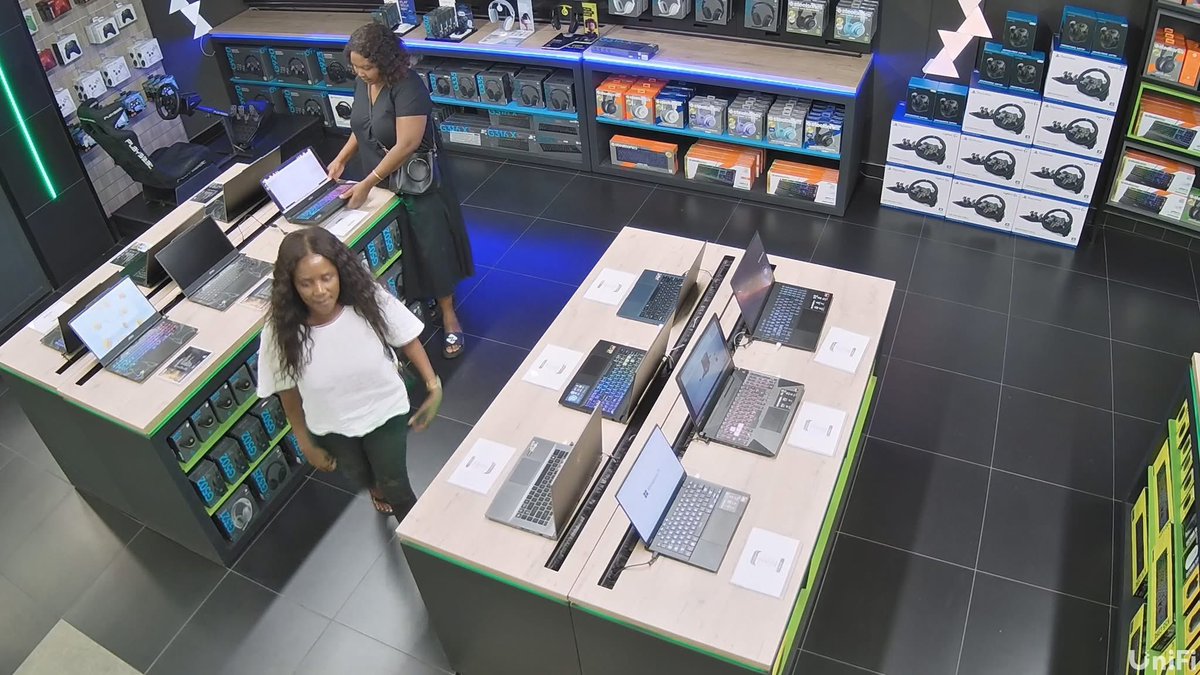 Flawless_Matias's tweet photo. N$10,000 REWARD !!! 

A laptop was stolen by thieves! @ Nanodog, Windhoek. 😡

We are offering a N$10,000 cash reward for information that leads to the recovery of the stolen laptop, including the identification of these thieves, leading to arrest and justice served. https://t.co/3lTkxZ3Fa5