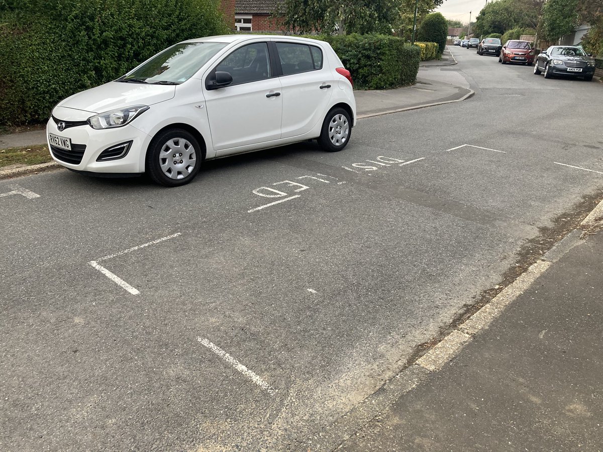 classiccarguru1's tweet photo. One thing that really bugs me is arrogant selfish parking
HighwayCode requires cars to be parked going with flow of traffic(see others)
This Muppet has blocked the disabled bay AND the spaces either side of it
3 car spaces lost
There’s a Church meeting tonight &amp; no disabled space https://t.co/7nkhcrJ9J2
