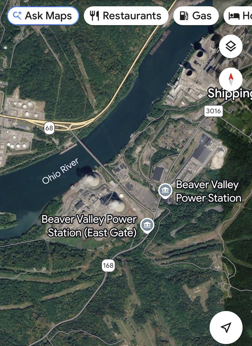 CycloneJones1's tweet photo. Steam rising from the cooling towers at this power plant northwest of Pittsburgh International AirPort. https://t.co/wZJJ5DtOG1