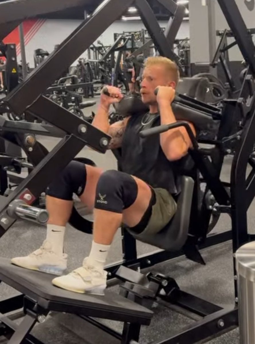 ostentatiousire's tweet photo. Need a workout partner in crime. https://t.co/DMNR2wsYHI