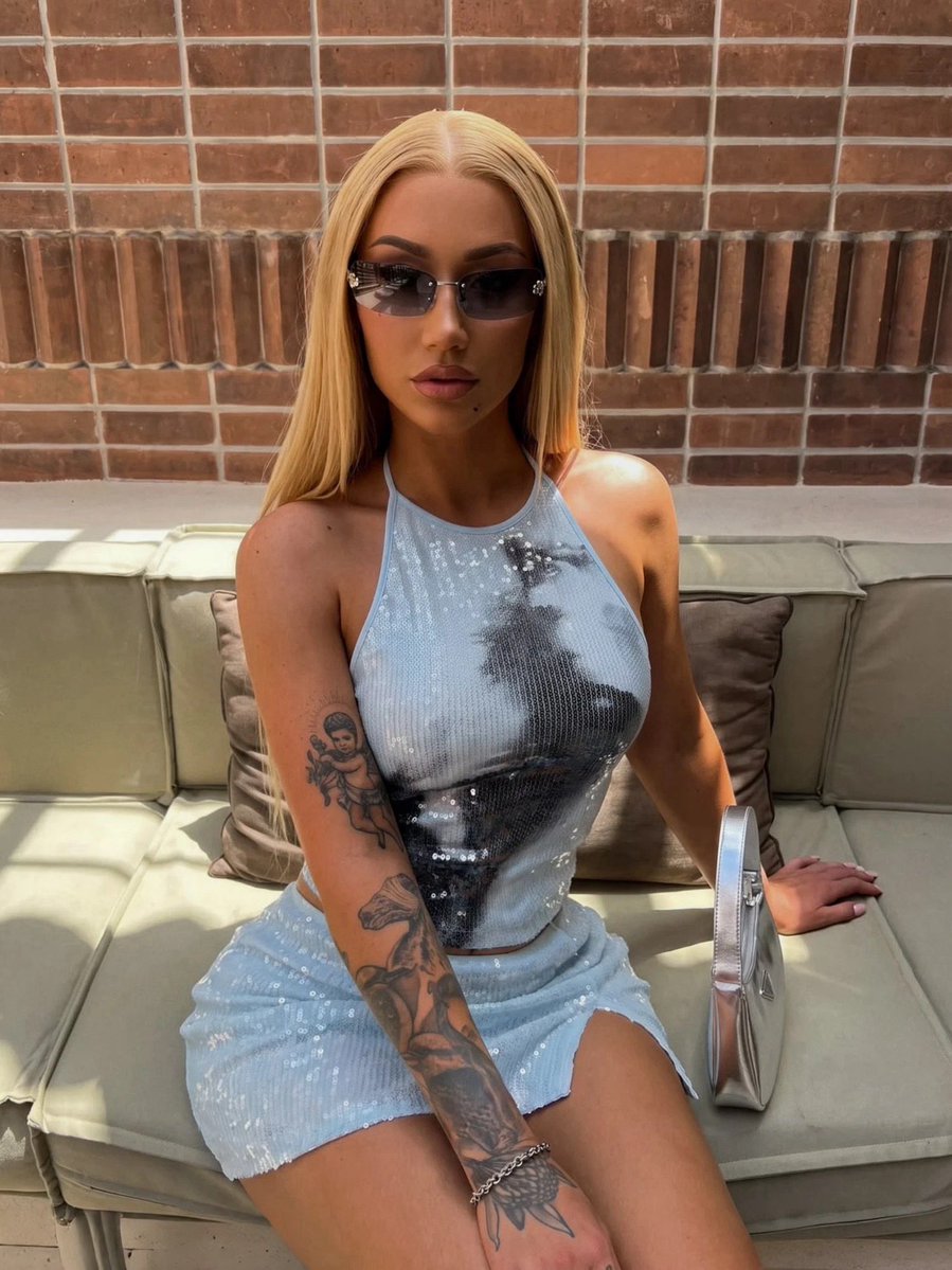 iggyweb's tweet photo. baddest white bitch in the game https://t.co/9nEfkpj6WM
