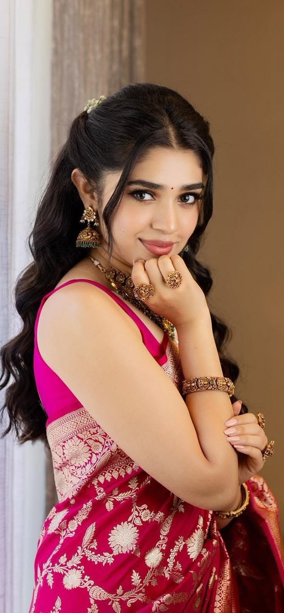 Darshinipyou's tweet photo. kirthi shetty 🥵🌷🩵>>> https://t.co/xnuWtkOP2u