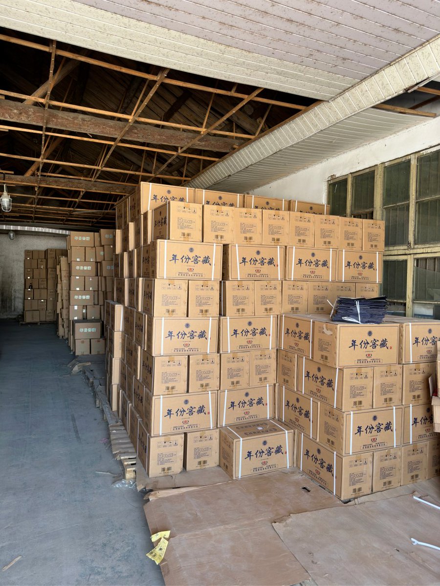 gr3g1851's tweet photo. Stockpiling tons of supplies at the warehouse, so organized now!， https://t.co/xHG0zmiSQL