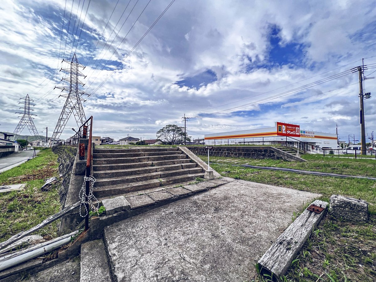 adusa2gou's tweet photo. 福岡・熊本県境付近にある廃線の駅、実は世界遺産の一部なのである。 https://t.co/X1KMuXZT5D
