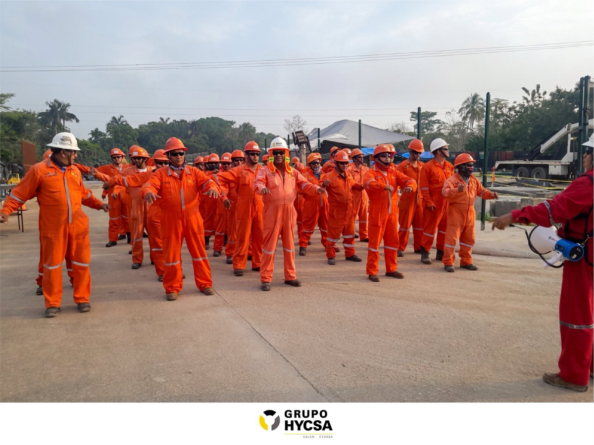 GrupoHycsa's tweet photo. En @GrupoHYCSA, la seguridad comienza antes de cada jornada. La preparación, coordinación y capacitación de nuestros equipos son fundamentales para prevenir riesgos y trabajar de manera responsable en cada proyecto.

#ConstruyendoRetos
#GrupoHYCSA
#CALCO
#CYDSSA https://t.co/DYULBhi0Ez