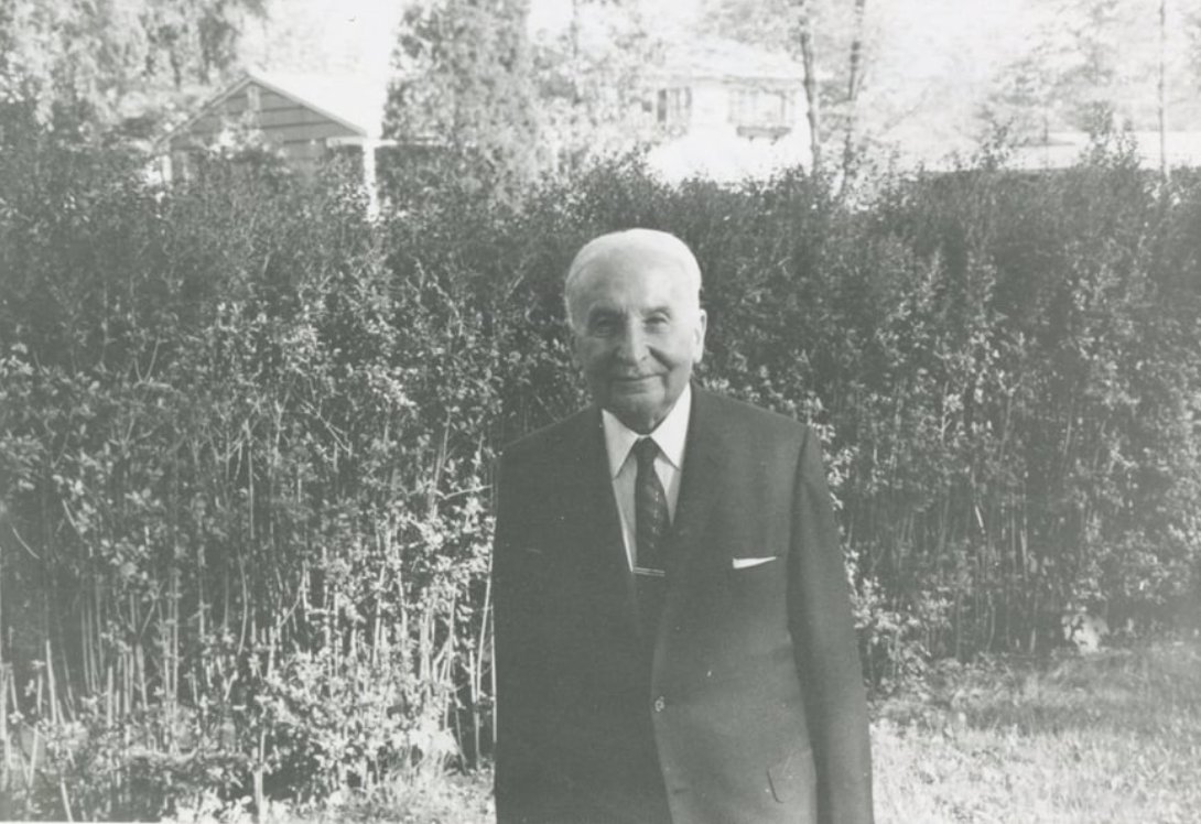 VoLSubstack's tweet photo. Ludwig von Mises was born 145 years ago today. Here’s what the Austrian economist had to say about socialism:

“The champions of socialism call themselves progressives, but they recommend a system which is characterized by rigid observance of routine and by a resistance to every kind of improvement.

They call themselves liberals, but they are intent upon abolishing liberty. They call themselves democrats, but they yearn for dictatorship. They call themselves revolutionaries, but they want to make the government omnipotent.

They promise the blessings of the Garden of Eden, but they plan to transform the world into a gigantic post office. Every man but one a subordinate clerk in a bureau.”