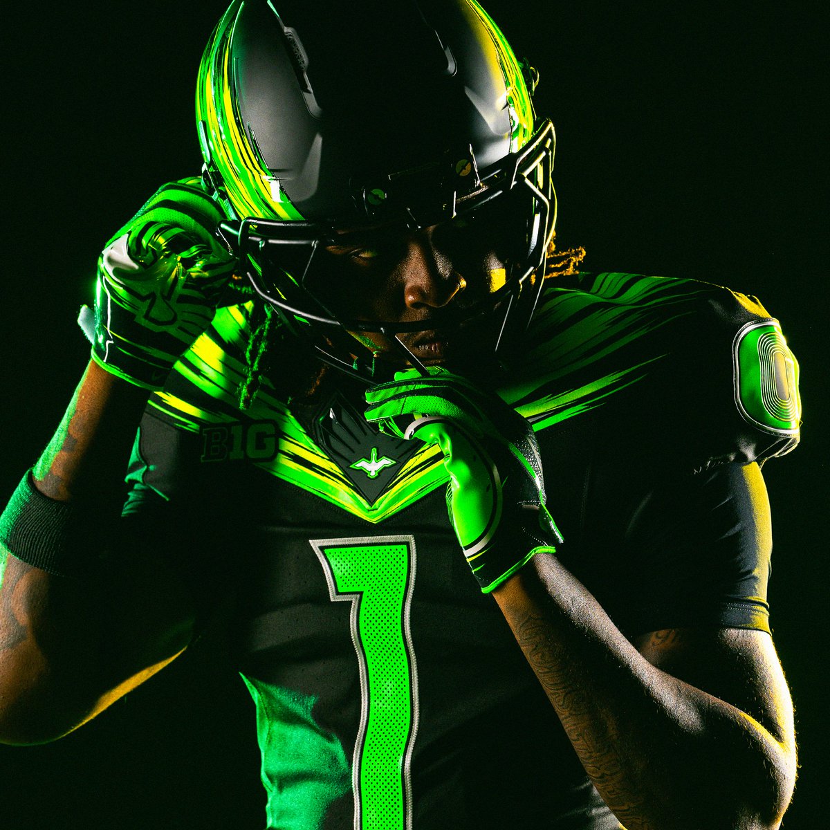 oregonfootball's tweet photo. New Uniform Honors Origin Of Speed

🔗 https://t.co/zJkqb20b3F

#GoDucks