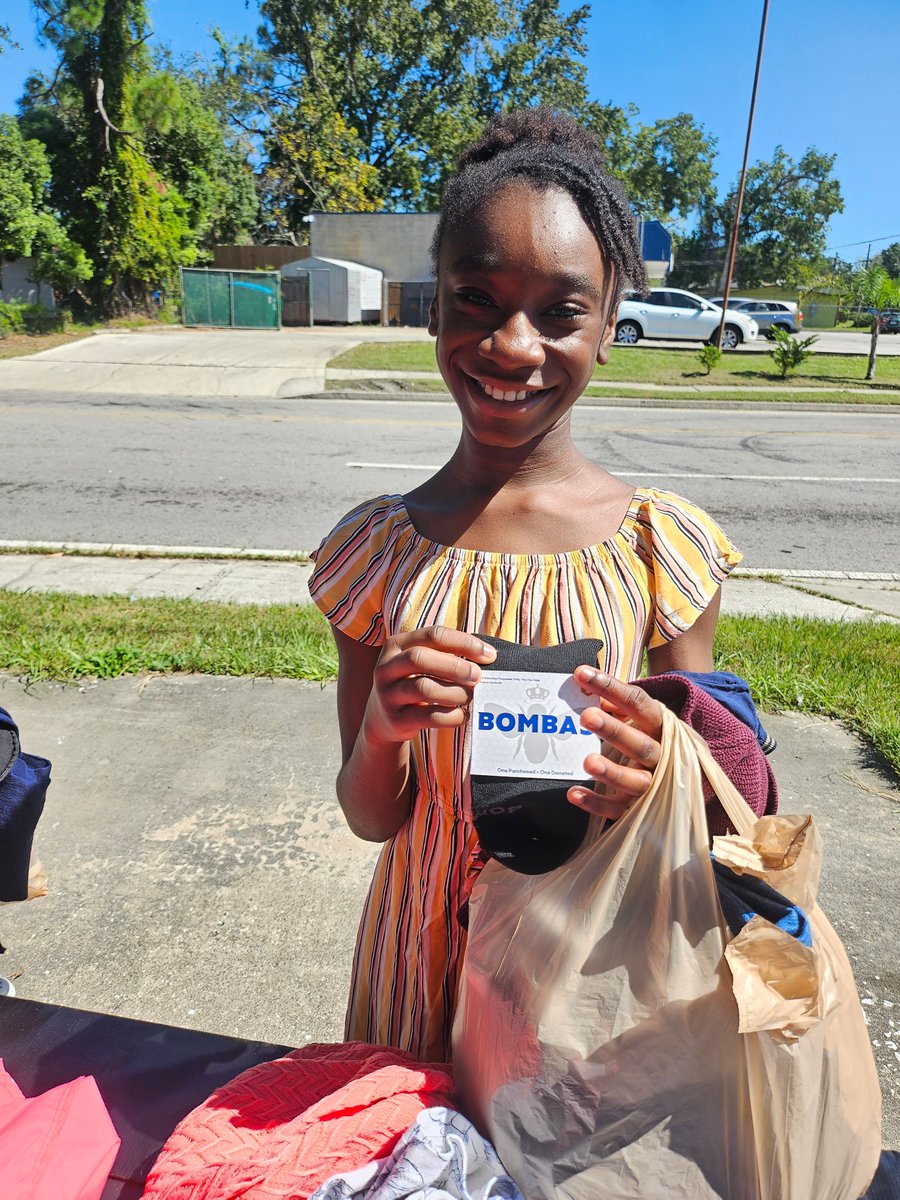PSMJAX's tweet photo. We love seeing this kind of love in action! 💙
Our community agency partner, Jackson & Jackson Outreach Ministry, distributed clothing and @BOMBAS socks directly to our neighbors in need.
This is Clothing With Purpose. 💙
#PSMJax #ClothingWithPurpose #Bombas #CommunityInAction https://t.co/X0PetWI03P