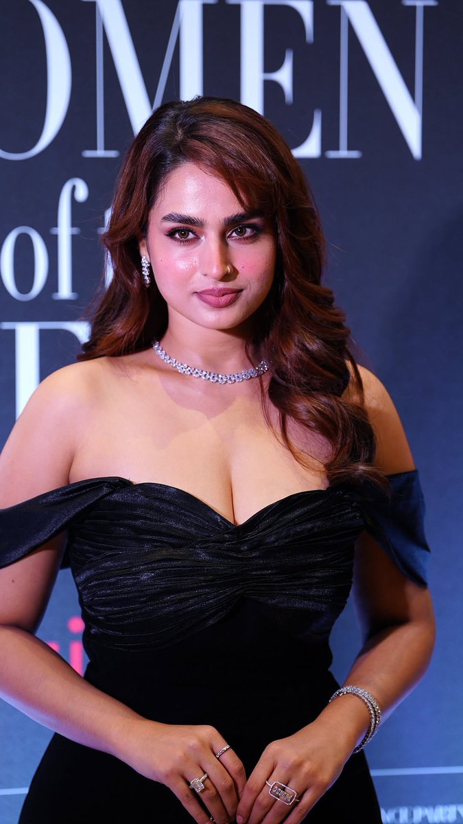 Chennaipatrika's tweet photo. @AyeshaK77862930 #AyeshaKhan #bollywood #celebrity #viralpost #Kollywood #tollywood #bollywoodstyle #bollywoodbeauty #bollywoodqueen #sandalwood #chennaipatrika #entertaiment #BollywoodStyle #FashionIcon #CelebrityStyle #mollywood #malayalamactress https://t.co/BGSnbq855H