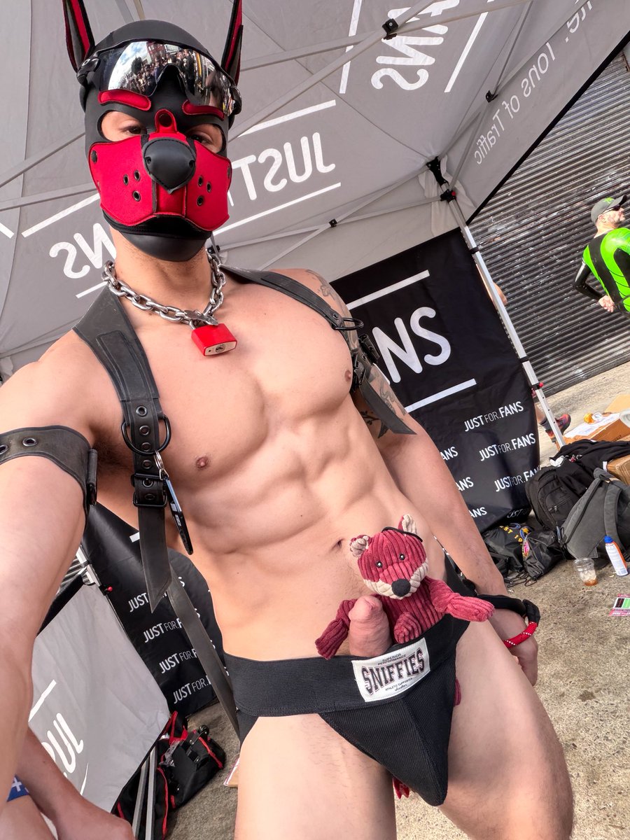 zanderwoodz's tweet photo. A blast holding it down at the @JustForFansSite booth at Folsom SF https://t.co/DbOEQ6HMBV