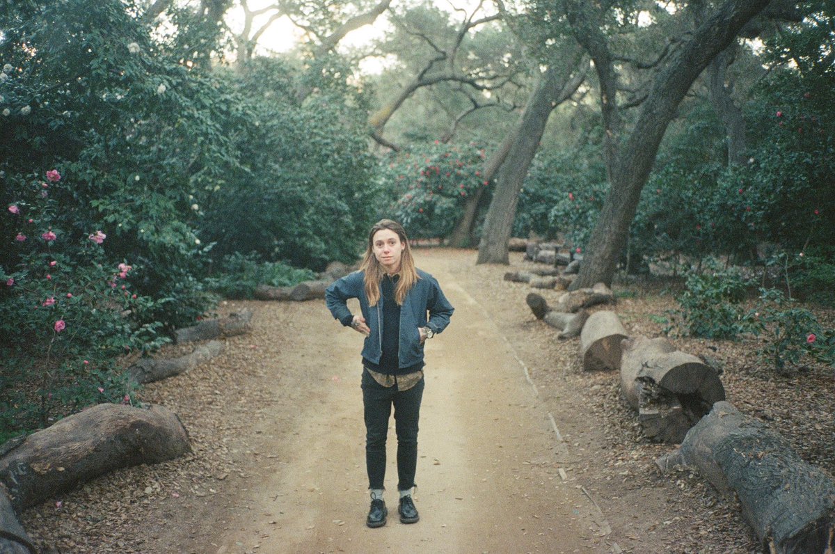 boygeniussource's tweet photo. Lucy Dacus wishing Julien Baker a Happy Birthday via Instagram!

“hbd jb” https://t.co/cf67jcJ1eO