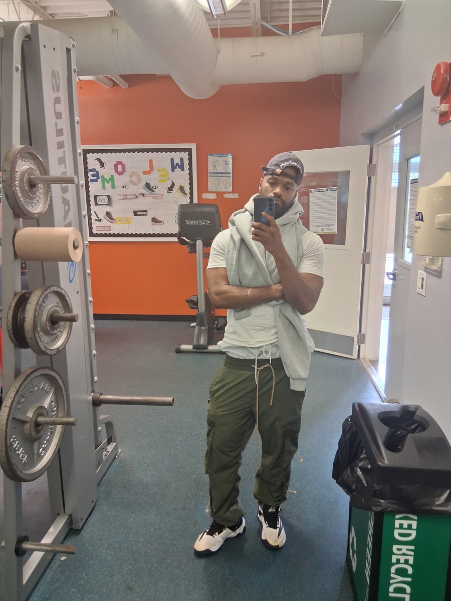 LodiDodiDC87's tweet photo. It's only Big D and there's video proof. 
Somebody said I wouldn't post! 😂 Why not 💪🏾 https://t.co/VTYPuWiMJg