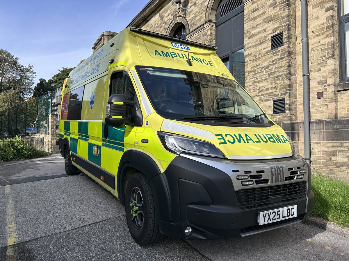 BTHFTsimtech's tweet photo. Yesterday summer thankfully lasted just one more day for our Critical Care Transfer course 😎 We couldn’t run this course without the excellent support of @YorksAmbulance 🚑🚑 https://t.co/VFDdG676wX