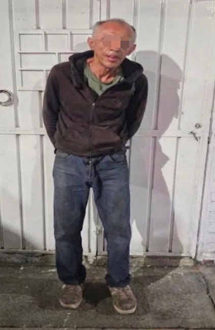 BlindarBJ's tweet photo. En Benito Juárez no hay espacio para la impunidad…
Elementos de la @SSC_CDMX detuvieron a Everardo “N”, alias el Gargamel, a quien se le retiraron diversos objetos relacionados a robo de autopartes en la col. Narvarte.
La denuncia vecinal es importante en este y todos los casos. https://t.co/CAbOu1O26K